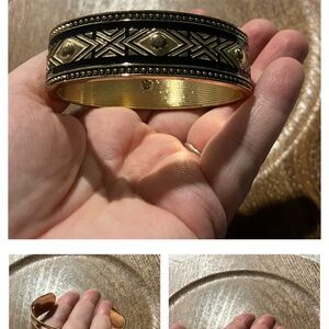 3 Bracelet Bundle Black and Gold Jessica Simpson Clamper Gold Tone Cuff & Bangle